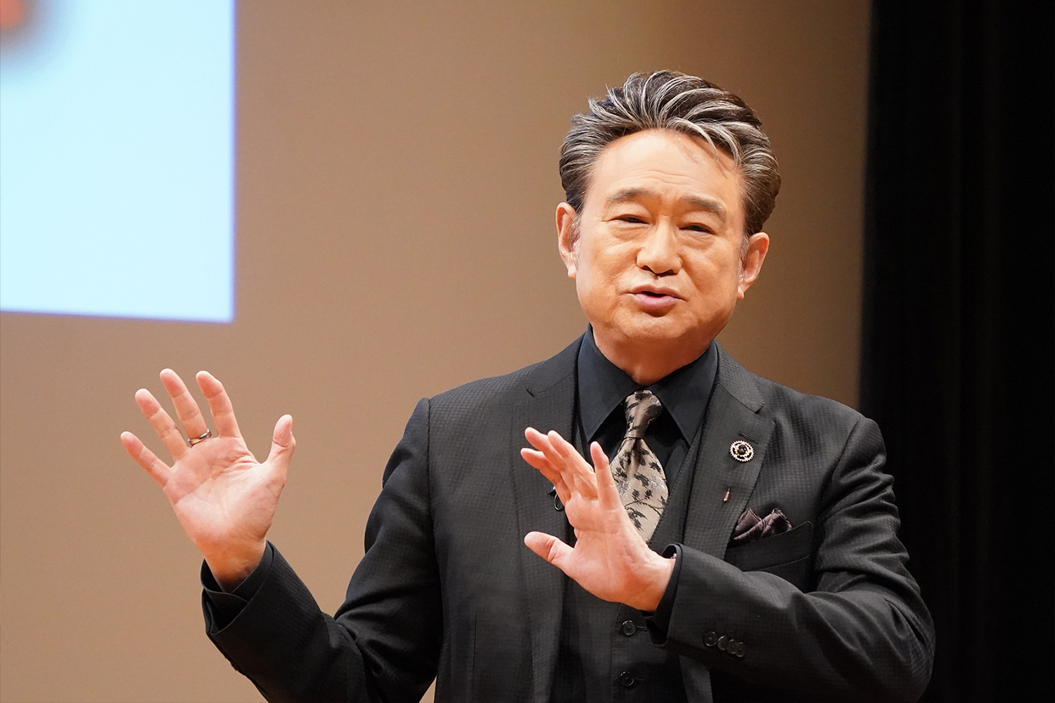 俳優人生を語る船越英一郎さん