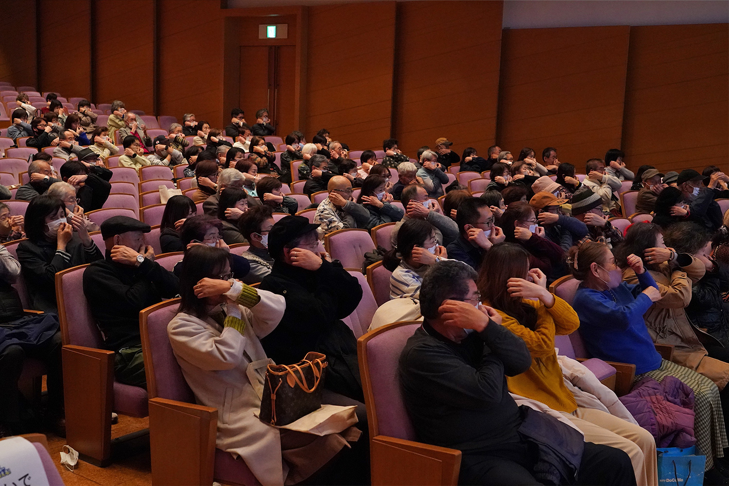 健康体操で会場全体が一体に